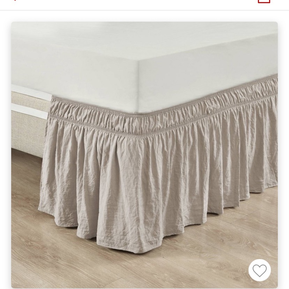 Bed skirt